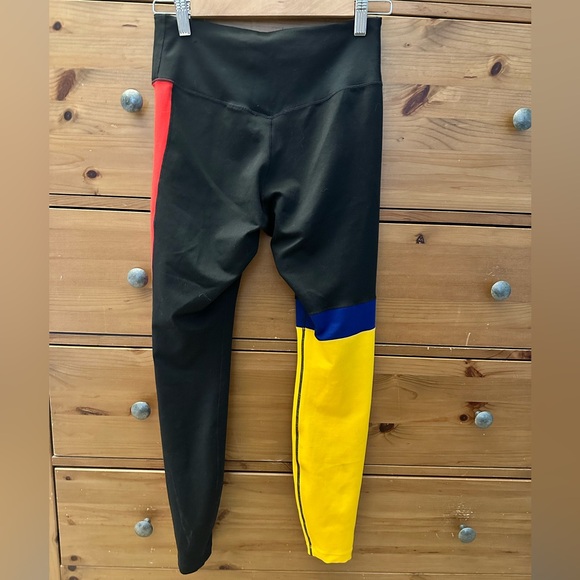 Nike athletic leggings. - Picture 4 of 5